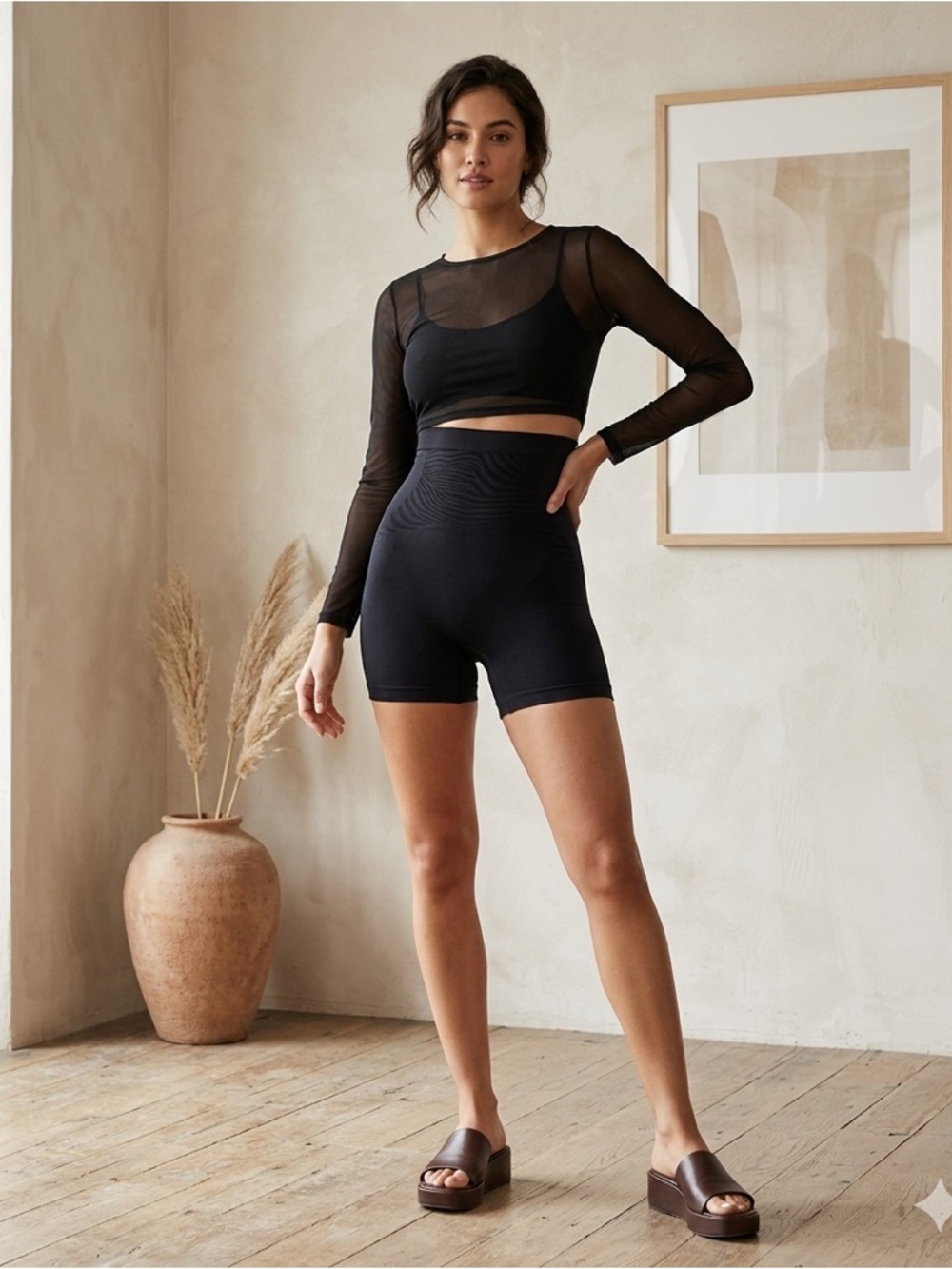 F.I.T Mid Waist Shaping Shorts Black Large Seamless NWOT
